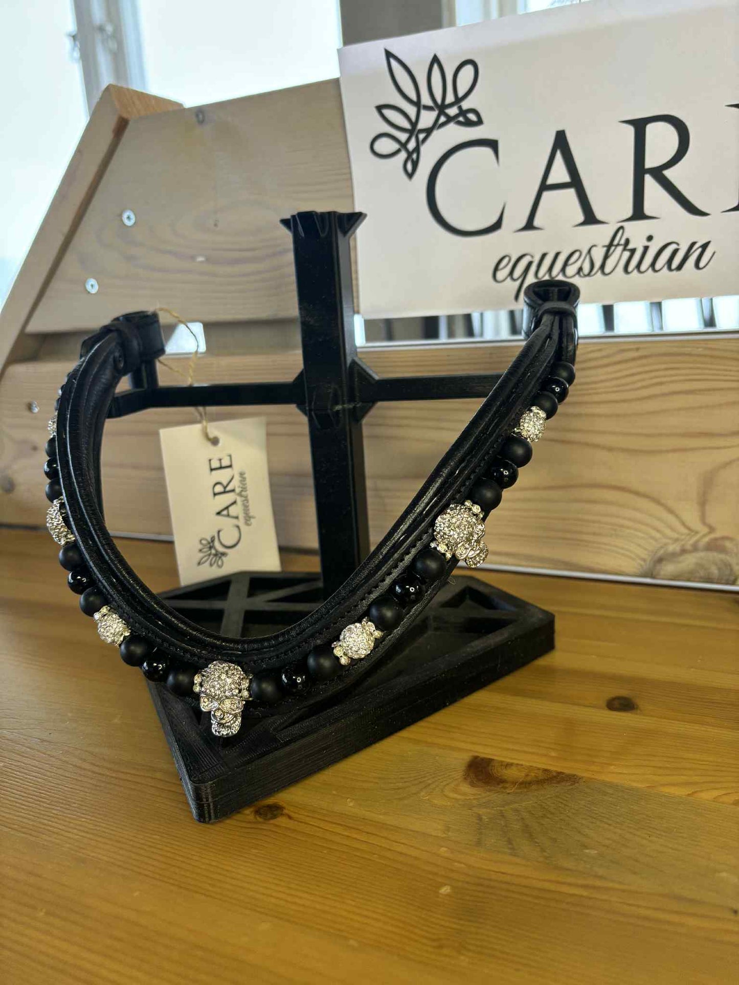 Special, Svart läder