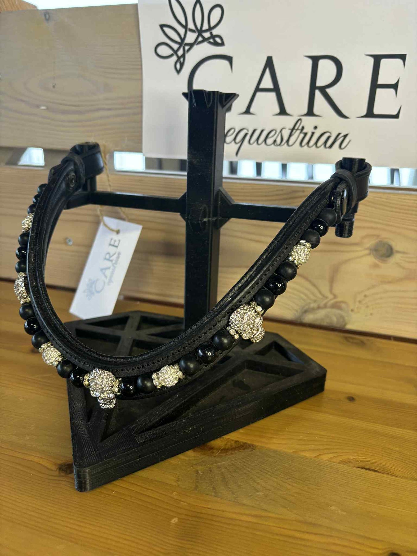 Special, Svart läder